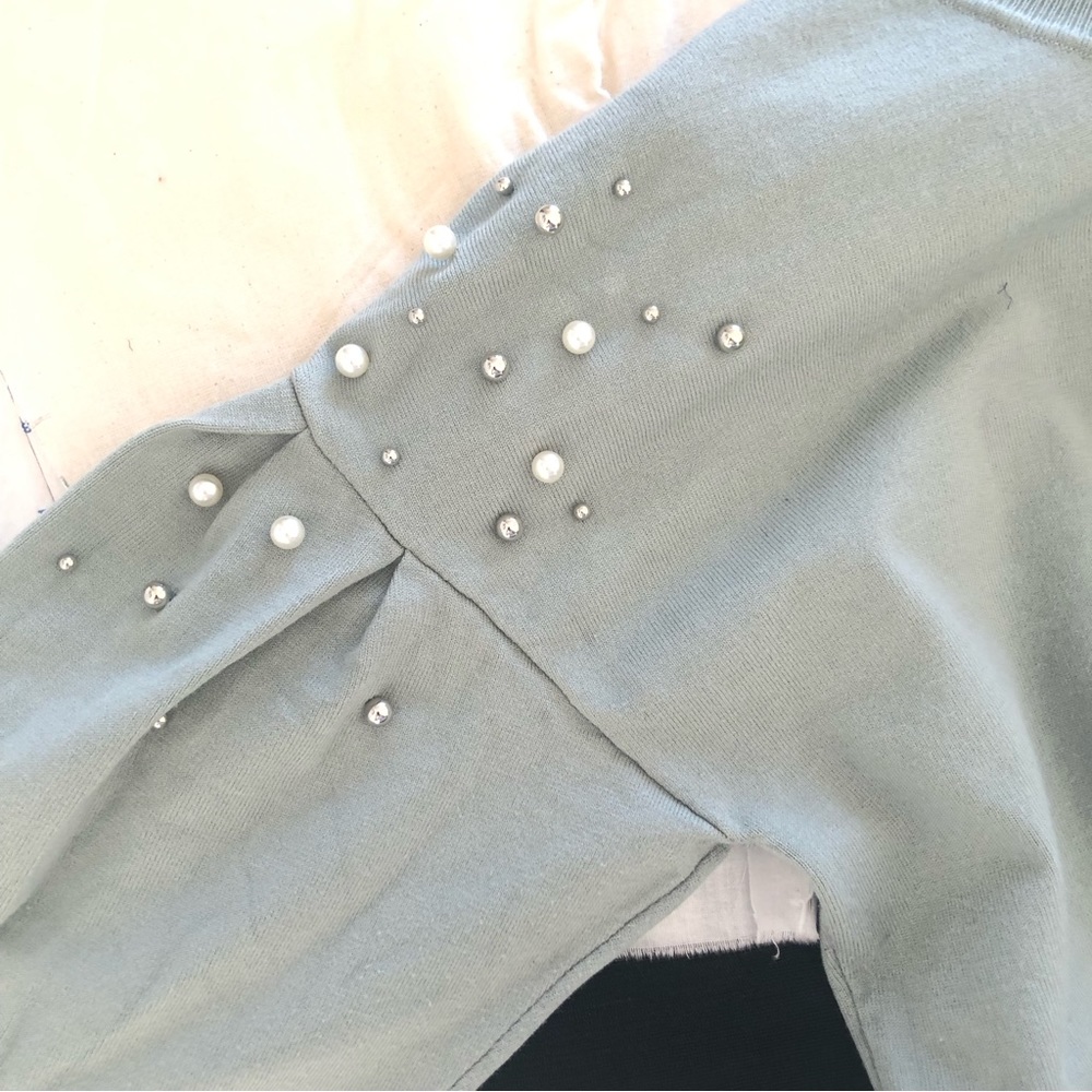 Green beaded long sleeve sweater. - Picture 4 of 4